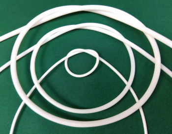 耐薬柔軟フッ素系チューブ